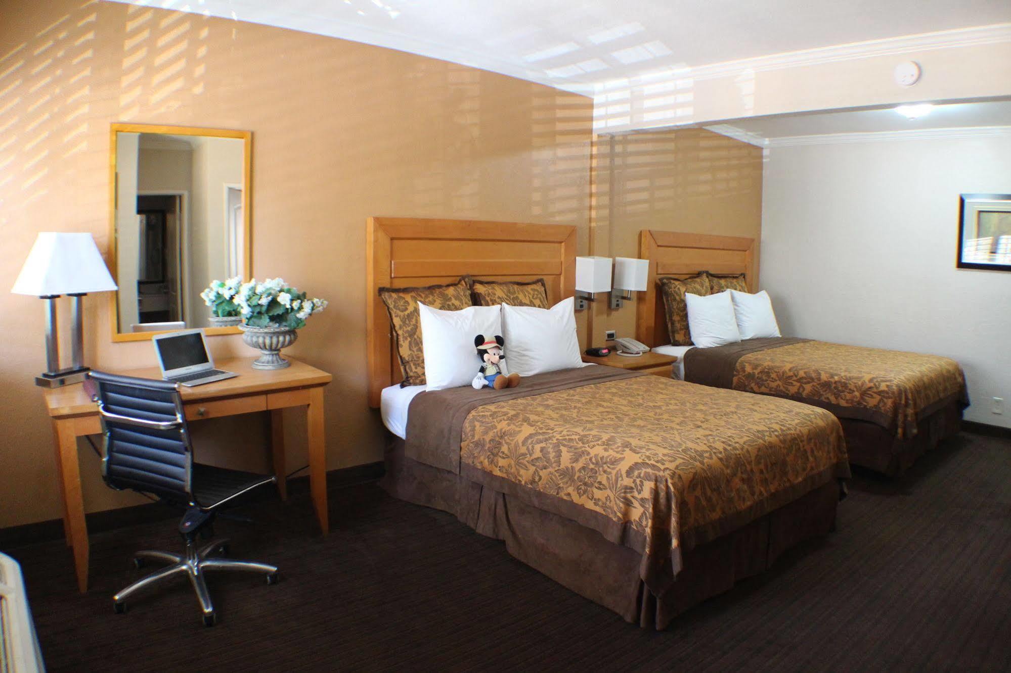 Anaheim Islander Inn And Suites Near Park And Convention Center Luaran gambar